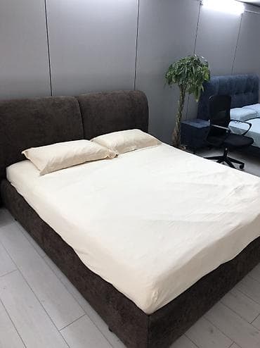 мебель угловые диваны: Двуспальная кровать, Новый, С мягкой обивкой, длина - 200 см — 2