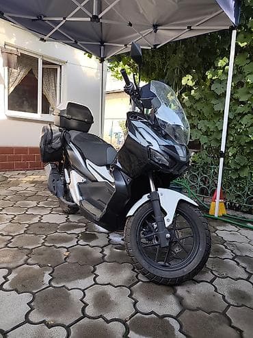 Транспорт: Макси-скутер Honda, 180 куб. см, Бензин, Б/у — 3