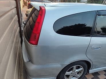 mini v: Honda Stream: 2001 г., 2 л, Автомат, Бензин, Минивэн — 7