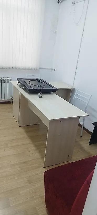 Осмонкула Сдается в аренду офиссоф,3этажесть мебель