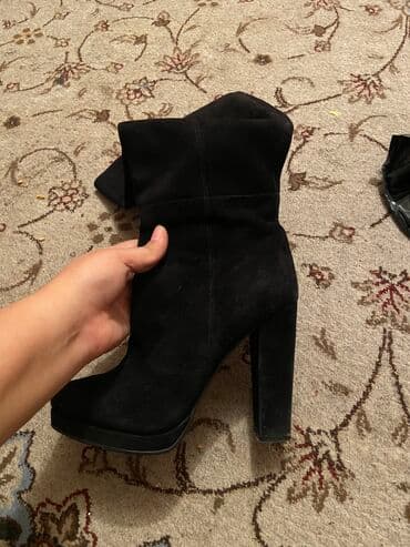 1. Замша, внутри мех 39 размер 3.кожа и натуральный мех 39 размер 4 at lalafo.kg 1. Замша, внутри мех 39 размер 3.кожа и натуральный мех 39 размер 4