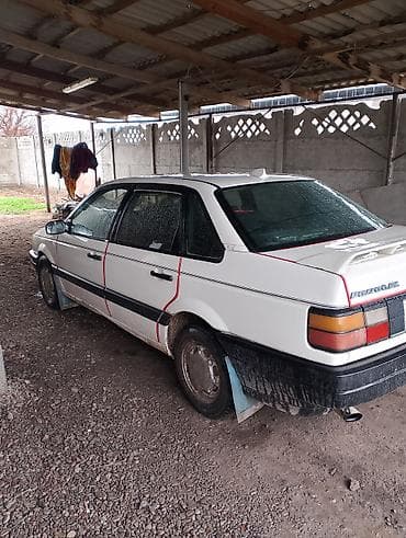 Volkswagen: Volkswagen Passat: 1989 г., 1.8 л, Механика, Бензин, Седан — 3