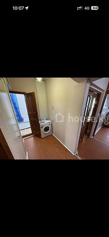 русская: Сдаётся уютная и просторная квартира с 3 комнатами, фактически сдаётся — 5