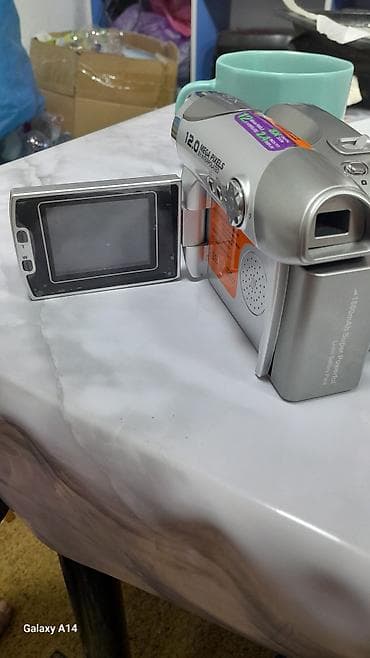 sony hd avchd nex 5: Цифровая видеокамера Sony HC700 (DVC) - Запись видео: High Definition — 8