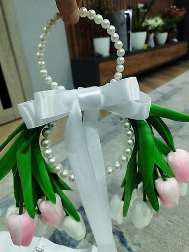 цветок невеста: Элегантный цветок амариллиса насыщенного оранжевого оттенка с нежными — 5