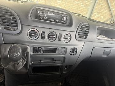Унаа: Mercedes-Benz Sprinter двойная кабина с бортовой платформой (бортовой — 3
