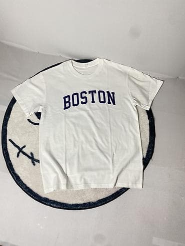 белый джинсы: Футболка “BOSTON” - Унисекс, классический крой с круглым вырезом - — 4