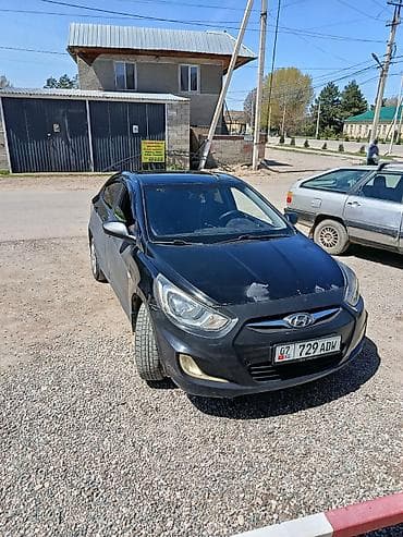 Hyundai Solaris: 2013 г., 1.4 л, Механика, Бензин, Седан