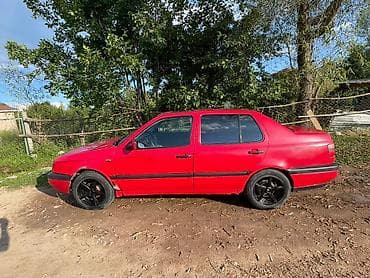 авто кж: Volkswagen Vento: 1992 г., 1.8 л, Механика, Бензин, Седан — 2