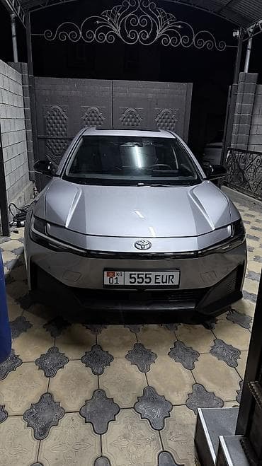 нексяа 2: Toyota bZ3: 2023 г., Электромобиль, Седан — 3