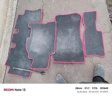 Салон үчүн аксессуарлар: Жалпак Төшөмөлдөр Салон үчүн түсү - Кара — 3