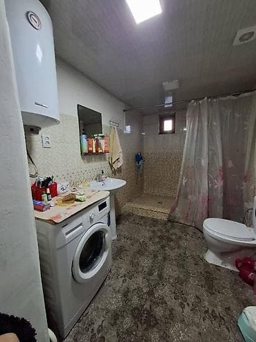 первомая: 🏡 Продаётся дом в г. Бишкек, Первомайский р-н (Киркомстром) 📐 94 м² | — 8