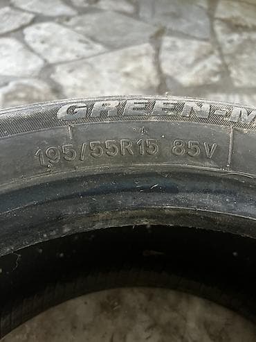 Комплект автомобильных шин. Характеристики: - Размер: 195/55 R15 -