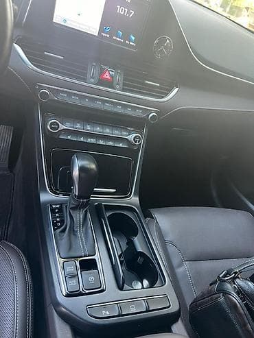 смденья на сантафе: Hyundai Grandeur: 2019 г., 2.4 л, Автомат, Гибрид, Седан — 9