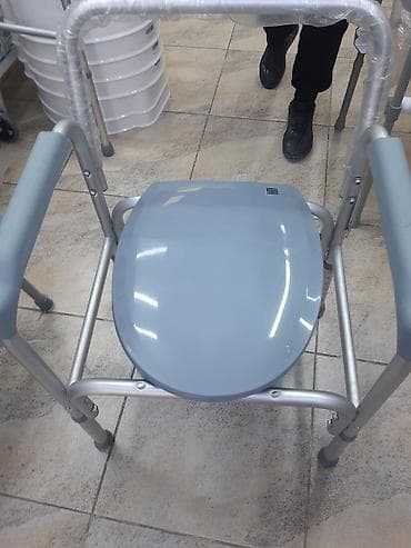 Санитарный стул-туалет (коммор). - Прочная металлическая рама с