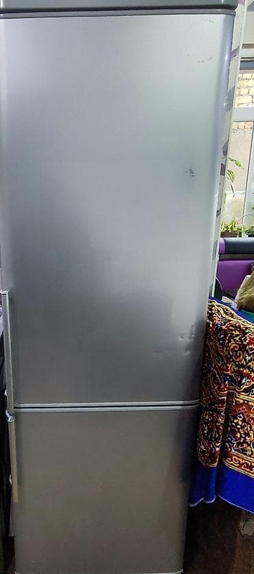 Продаю 2 холодильника работает очень хорошо. состояние среднее at lalafo.kg Продаю 2 холодильника работает очень хорошо. состояние среднее