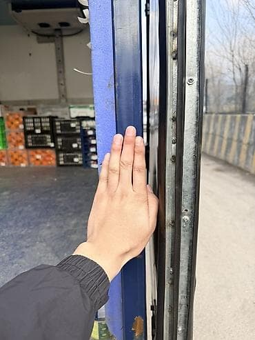 снег генератор: Рефрижератор Mercedes-Benz, 2006 г., Б/у — 1