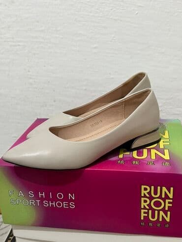 мурские туфли: •сапоги дутики 27 размер-700 сомов •сапоги девчачьи (серый 32 — 7