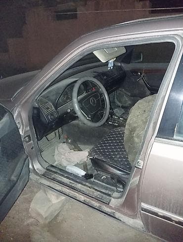 Mercedes-Benz C-Class: 1990 г., Седан