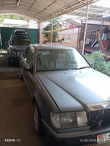 Mercedes-Benz W124: 1989 г., Седан — 1
