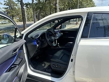 892 2: Toyota C-HR: 2020 г., 2 л, Бензин, Кроссовер — 3