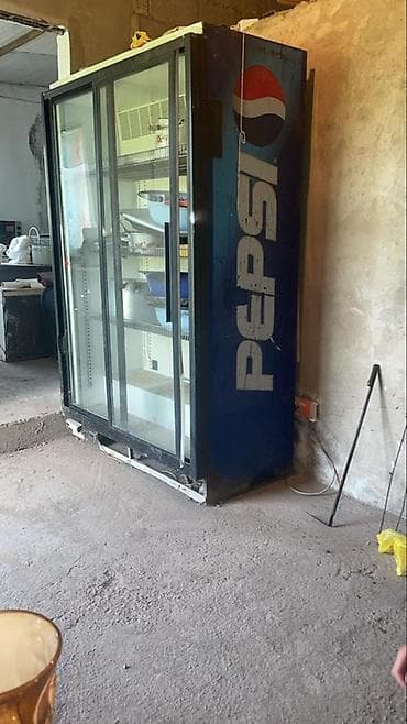 Холодильная витрина Pepsi с раздвижными стеклянными дверями. - Тип