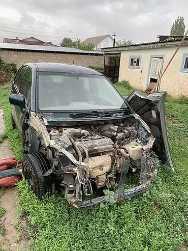 volkswagen passat 2002: Suzuki Liana: 2001 г., Хэтчбэк — 2