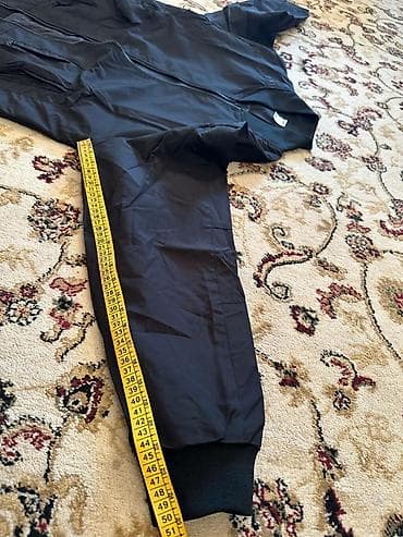 Куртки: Мужская Лёгкая Куртка Размер: М Цвет: Чёрный (без никаких блестящек) — 2