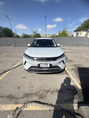 bid e5: BYD Yuan Up: 2025 г., 5.5 л, Вариатор, Электромобиль, Кроссовер — 2