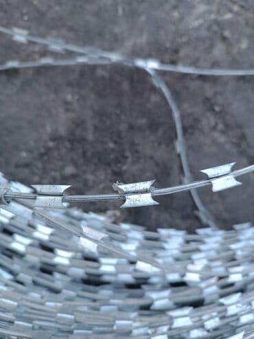 цена набор ключей: Продаю колючию проволку егоза 1 маток 11 метров, остаток 6 маток цена — 1