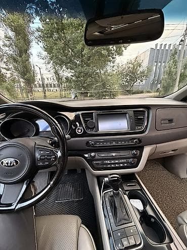 Kia Carnival: 2015 г., 2.2 л, Автомат, Дизель, Вэн/Минивэн — 8