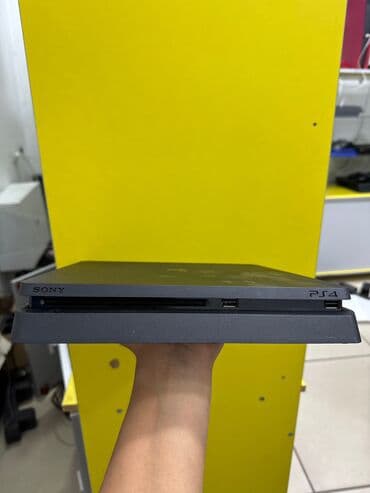 PS4 Slim at lalafo.kg PS4 Slim