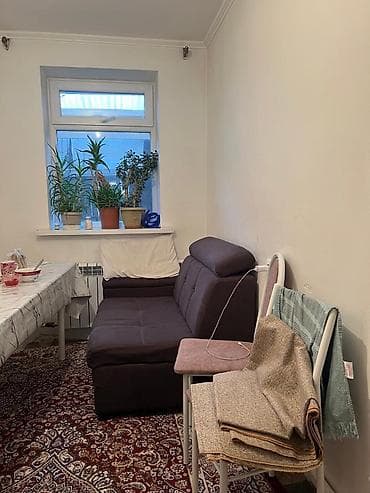ищу дом г токмок: 📍 ж/м Арча-Бешик 🔘3-комнаты 🔘60м² Продаётся уютный дом в жилмассиве — 8