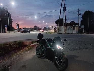 Мотоциклы: Yamaha R3 Электро-Спортбайк Черный матовый Почти новый 2025 года — 4