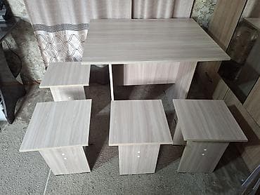 study table: Продаю новый кухонный стол с 4 табуретами. размер стола 90см на 70см — 4
