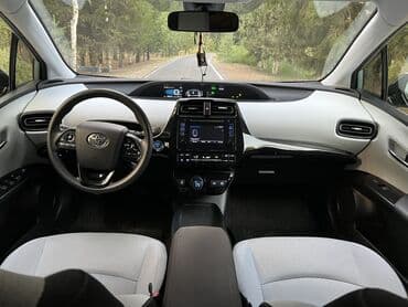 продаю мапед: Toyota Prius: 2019 г., 1.8 л, Вариатор, Гибрид, Седан — 9