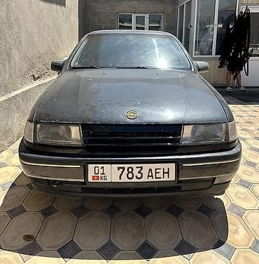 е 2 машина: Opel Vectra: 1989 г., 2 л, Механика, Бензин, Седан — 2