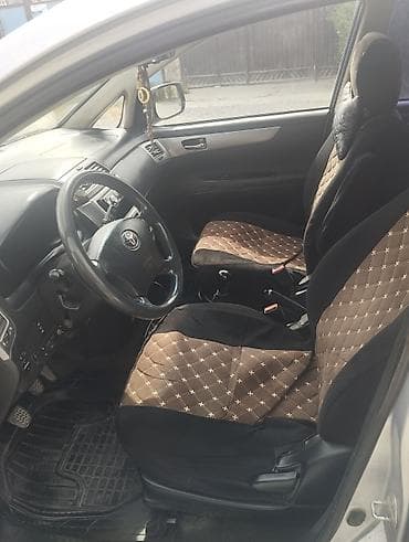 id 4: Toyota Avensis Verso: 2004 г., 2 л, Механика, Дизель, Минивэн — 6