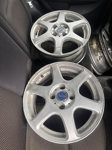 toyo 888: Toyota Ist: 2003 г., Хэтчбэк — 1