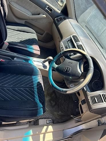 Honda Civic: 2003 г., 1.7 л, Автомат, Бензин, Седан — 7