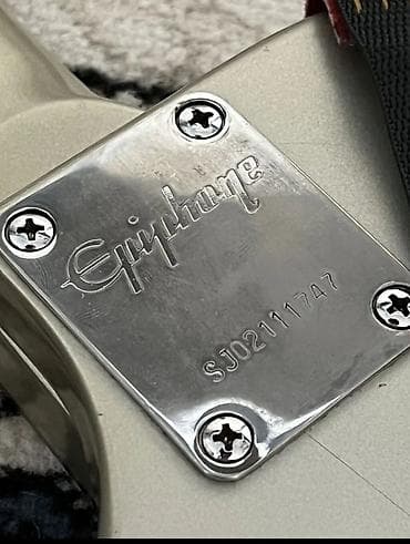 Музыкальные инструменты: Электрогитара Gibson Epiphone Junior + комбик - Модель: Epiphone Les — 3