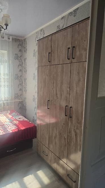 дом раб городок: Дом с большим навесным двором . на длительный срок . взимается депозит — 10