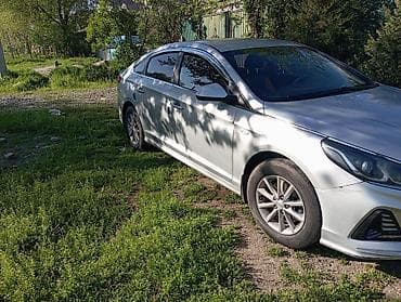 ex5 weltmeister: Седан бизнес-класса серебристого цвета. Кузов и экстерьер: - Длина и — 2