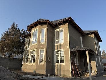 Продается двухэтажный жилой дом с панорамным остеклением. Планировка