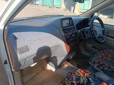обменяю машину: Toyota Ipsum: 2000 г., 2 л, Автомат, Бензин, Минивэн — 6