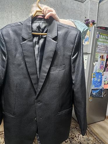 Мужской классический костюм б/у размер 48 в тонкую полоску (пиджак + at lalafo.kg Мужской классический костюм б/у размер 48 в тонкую полоску (пиджак +