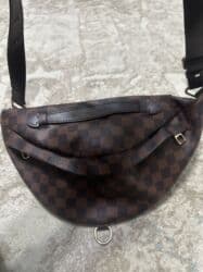 кошелек кожанный: Кожа,оригинал 
Сумка на пояс от LOUIS VUITON( LV)
Состояние хорошое — 6