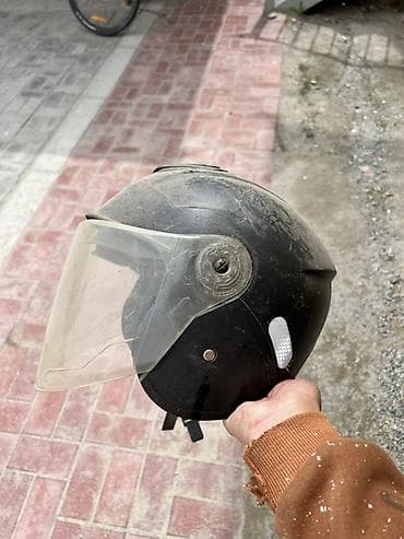 Спорт и отдых: 2 шлема 1000 сом Шлем для мото/скутера Bennali - Тип: интеграл с — 4