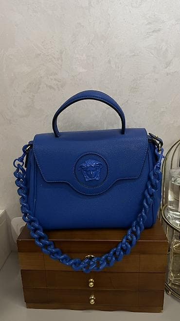 Сумки: Стильная женская сумка Versace в насыщенном кобальтово‑синем цвете — 1