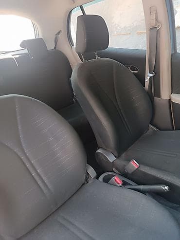 mini coper: Toyota Yaris: 2008 г., 1.3 л, Робот, Бензин, Хэтчбэк — 4